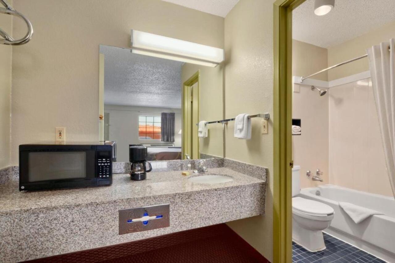 Super 8 By Wyndham Monticello Ar Motel Ngoại thất bức ảnh