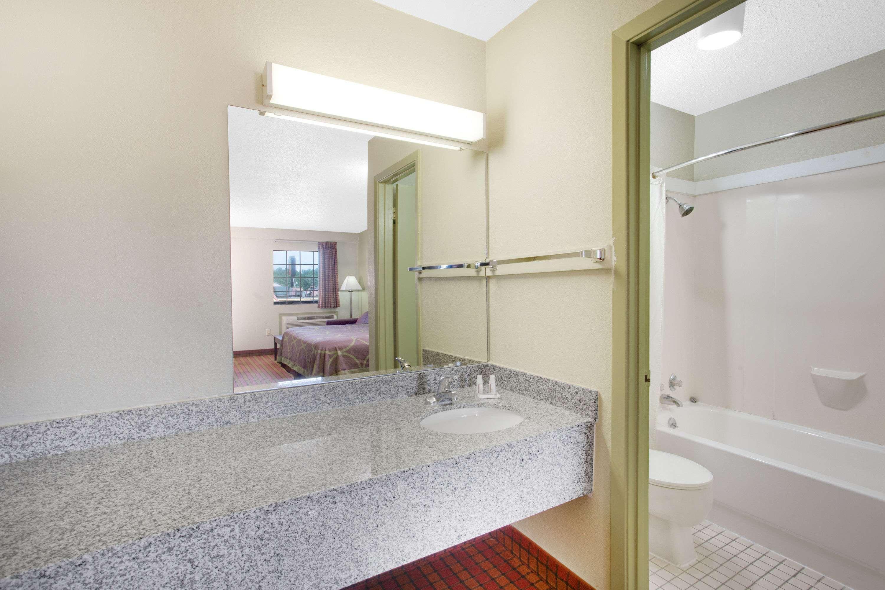 Super 8 By Wyndham Monticello Ar Motel Ngoại thất bức ảnh